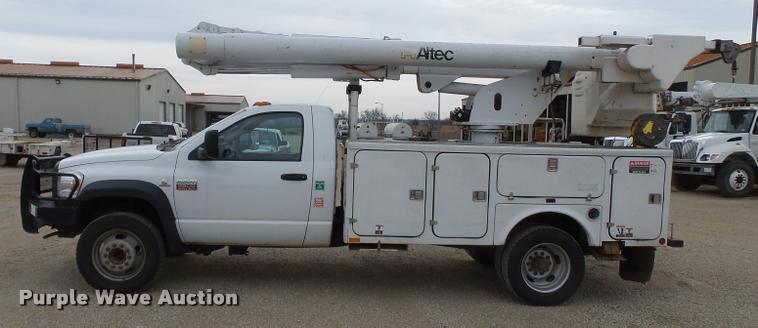 image for item K3339 2008 Dodge Ram 5500 bucket truck