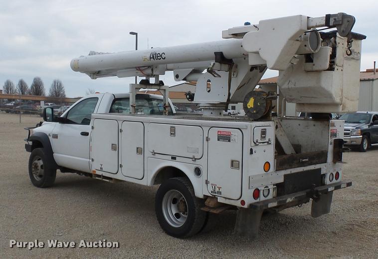 image for item K3339 2008 Dodge Ram 5500 bucket truck