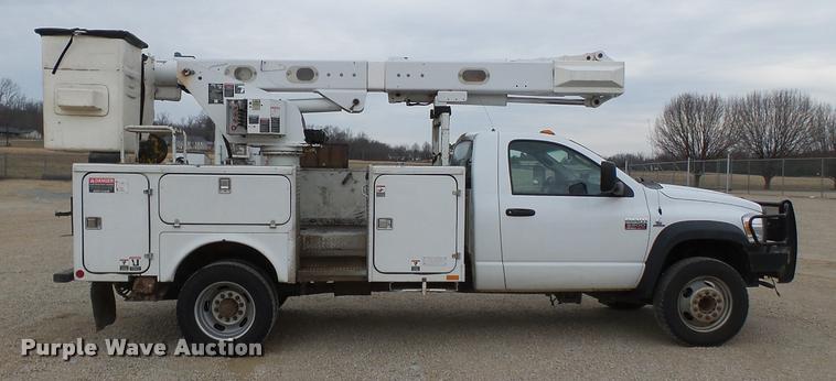 image for item K3339 2008 Dodge Ram 5500 bucket truck