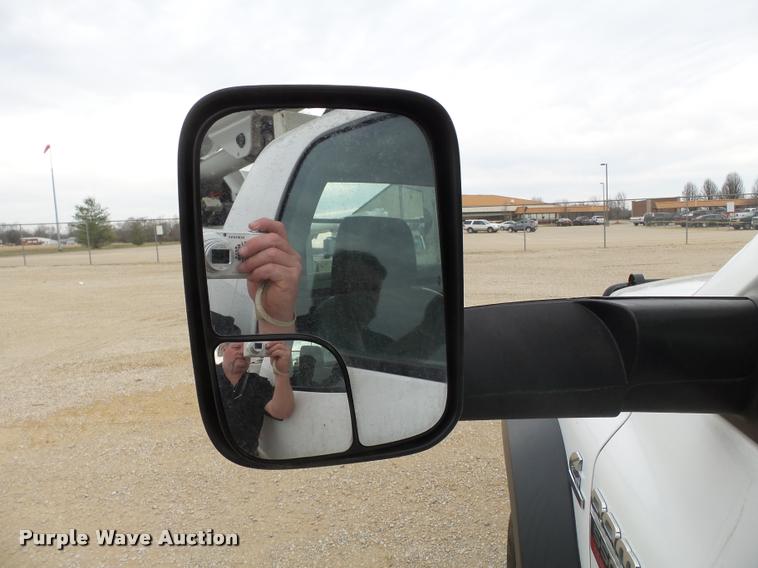 image for item K3339 2008 Dodge Ram 5500 bucket truck