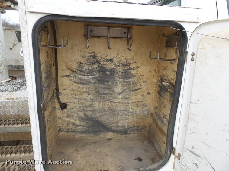 image for item K3339 2008 Dodge Ram 5500 bucket truck