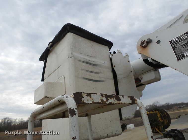 image for item K3339 2008 Dodge Ram 5500 bucket truck