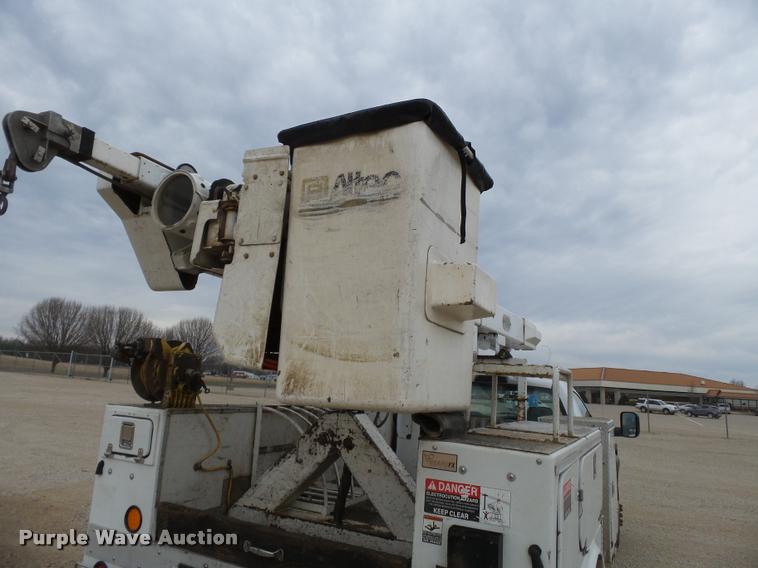 image for item K3339 2008 Dodge Ram 5500 bucket truck