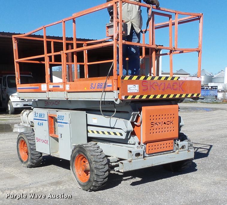image for item K3348 2000 Skyjack SJ8831 scissor lift