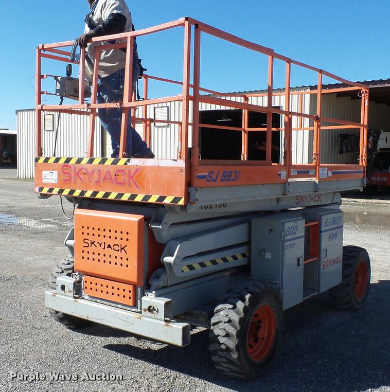 image for item K3348 2000 Skyjack SJ8831 scissor lift