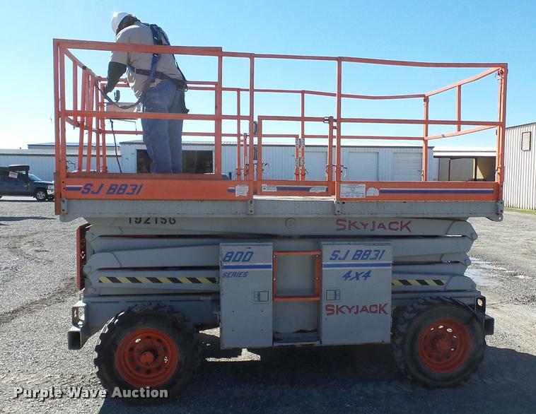 image for item K3348 2000 Skyjack SJ8831 scissor lift