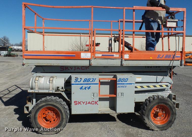 image for item K3348 2000 Skyjack SJ8831 scissor lift