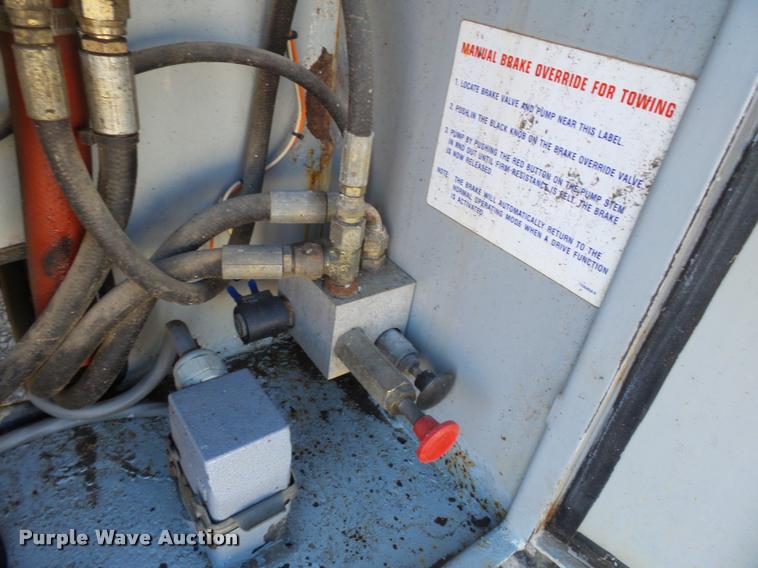 image for item K3348 2000 Skyjack SJ8831 scissor lift