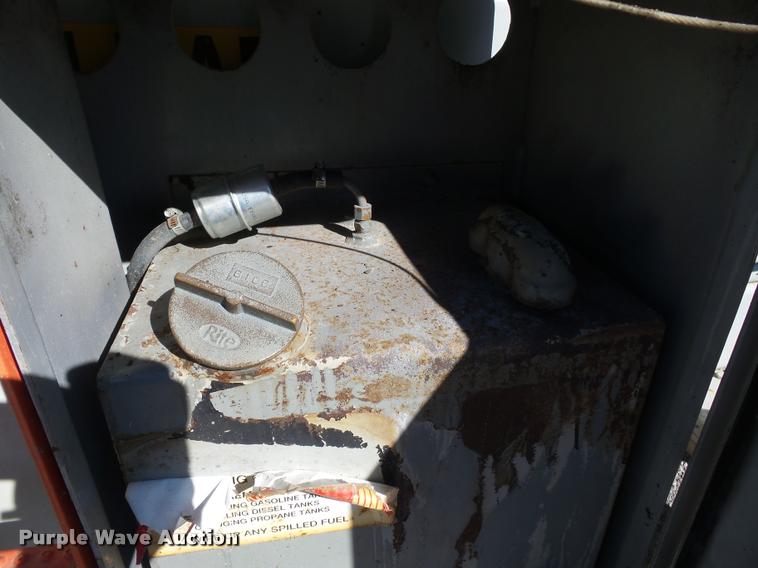 image for item K3348 2000 Skyjack SJ8831 scissor lift