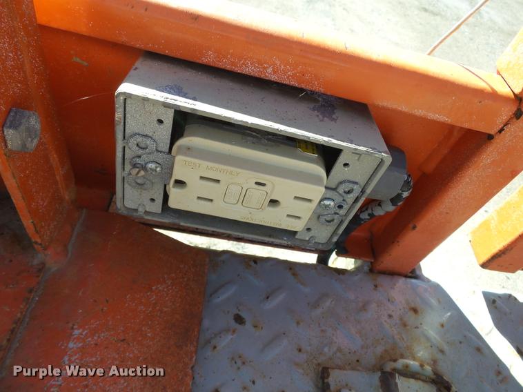 image for item K3348 2000 Skyjack SJ8831 scissor lift