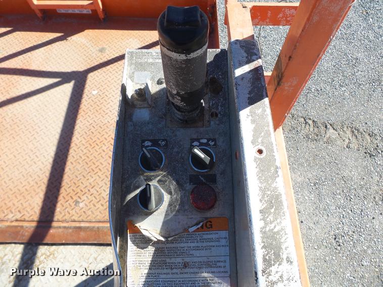 image for item K3348 2000 Skyjack SJ8831 scissor lift