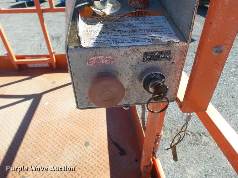 image for item K3348 2000 Skyjack SJ8831 scissor lift