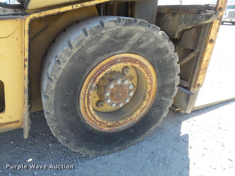 image for item K7701 1987 Hyster H90XL rough terrain forklift