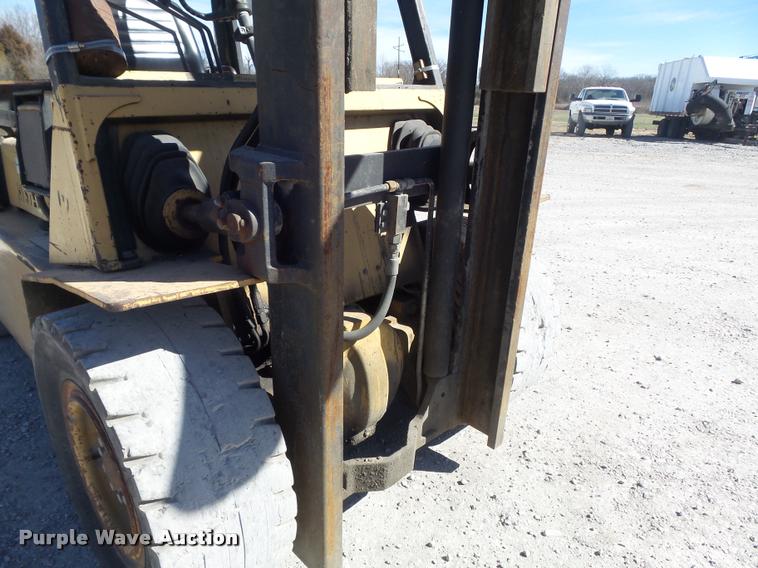 image for item K7701 1987 Hyster H90XL rough terrain forklift