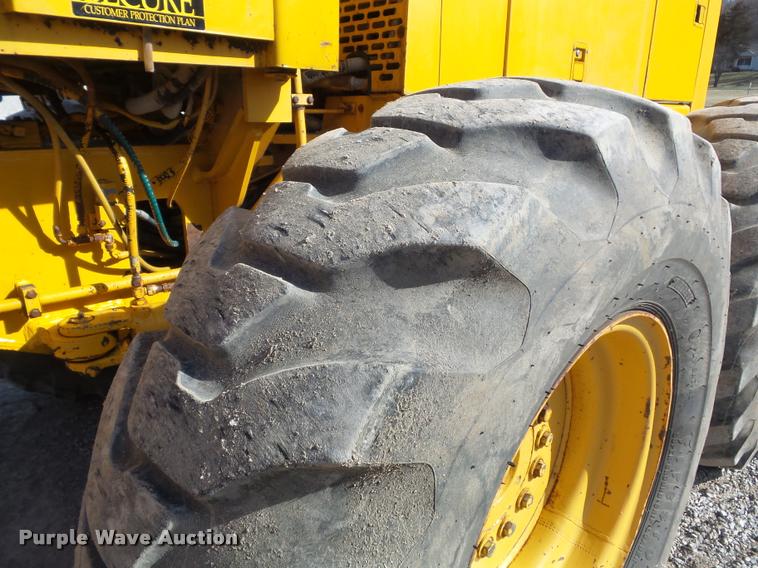 image for item K7703 1990 John Deere 772B motor grader