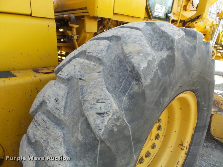 image for item K7703 1990 John Deere 772B motor grader