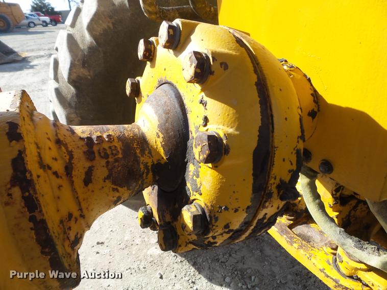 image for item K7703 1990 John Deere 772B motor grader