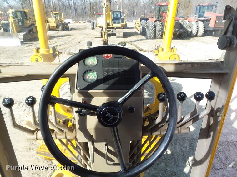 image for item K7703 1990 John Deere 772B motor grader