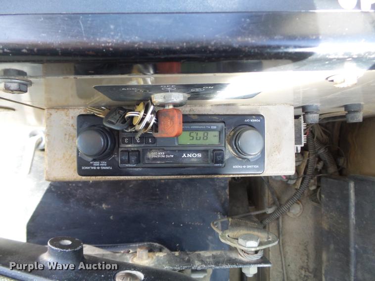 image for item K7703 1990 John Deere 772B motor grader