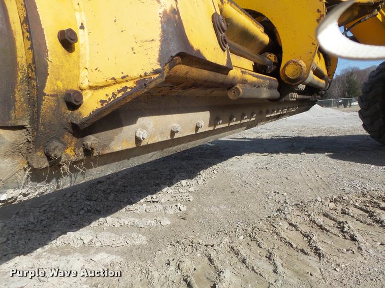 image for item K7703 1990 John Deere 772B motor grader