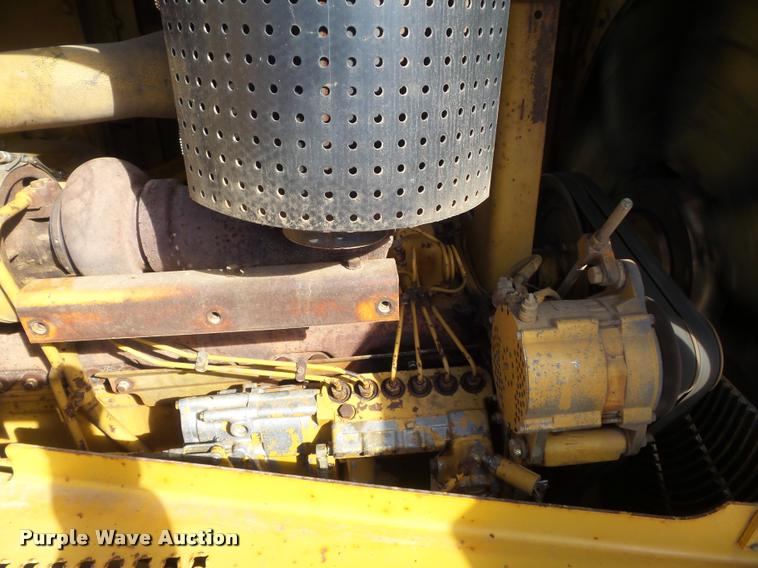 image for item K7704 1995 Caterpillar D6H XL Series II dozer