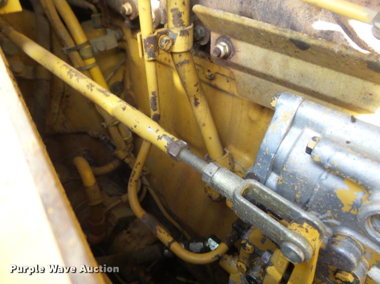 image for item K7704 1995 Caterpillar D6H XL Series II dozer