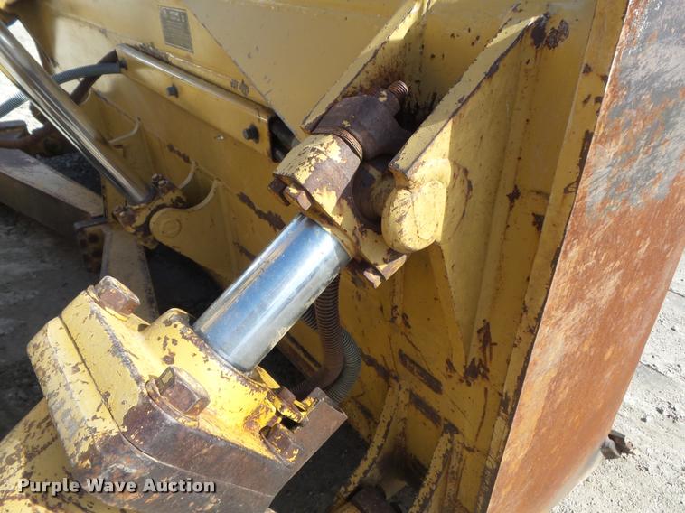 image for item K7704 1995 Caterpillar D6H XL Series II dozer
