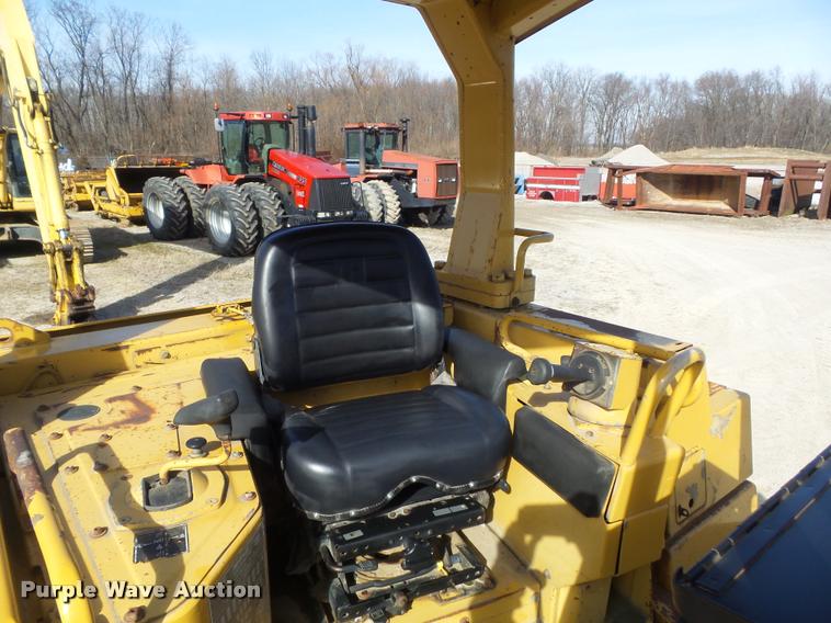 image for item K7704 1995 Caterpillar D6H XL Series II dozer