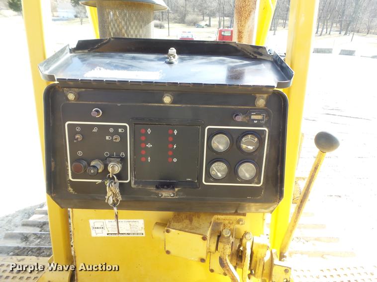 image for item K7704 1995 Caterpillar D6H XL Series II dozer