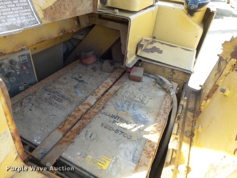 image for item K7704 1995 Caterpillar D6H XL Series II dozer