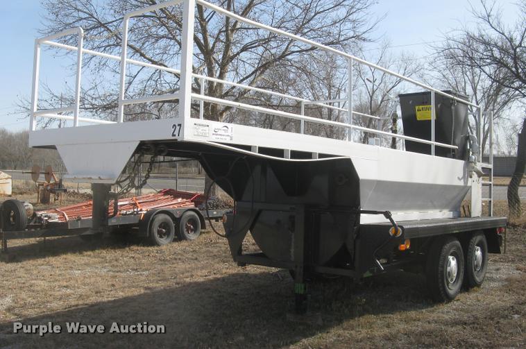 image for item L3939 1987 Bowie 1100TR hydromulcher