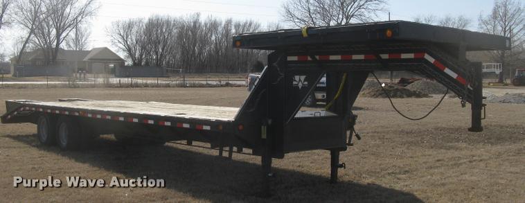 image for item L3941 2004 PJ equipment trailer