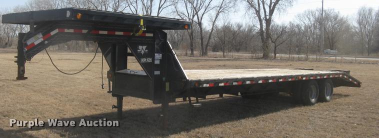 image for item L3941 2004 PJ equipment trailer