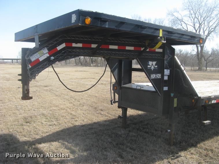 image for item L3941 2004 PJ equipment trailer