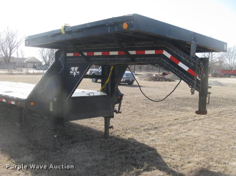 image for item L3941 2004 PJ equipment trailer