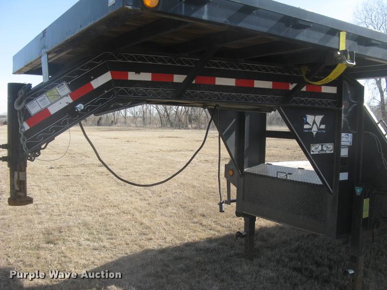 image for item L3941 2004 PJ equipment trailer