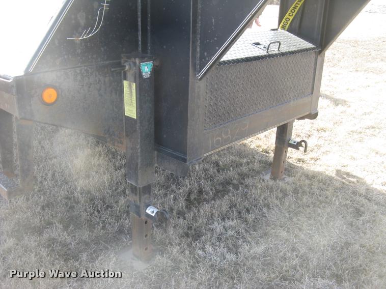 image for item L3941 2004 PJ equipment trailer