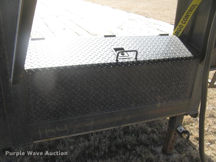 image for item L3941 2004 PJ equipment trailer