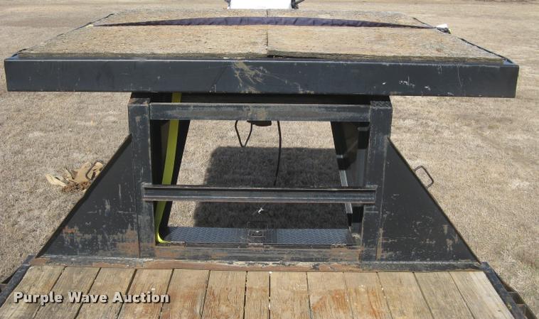 image for item L3941 2004 PJ equipment trailer