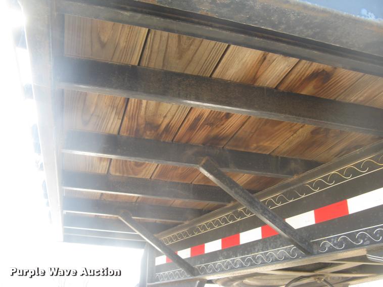 image for item L3941 2004 PJ equipment trailer