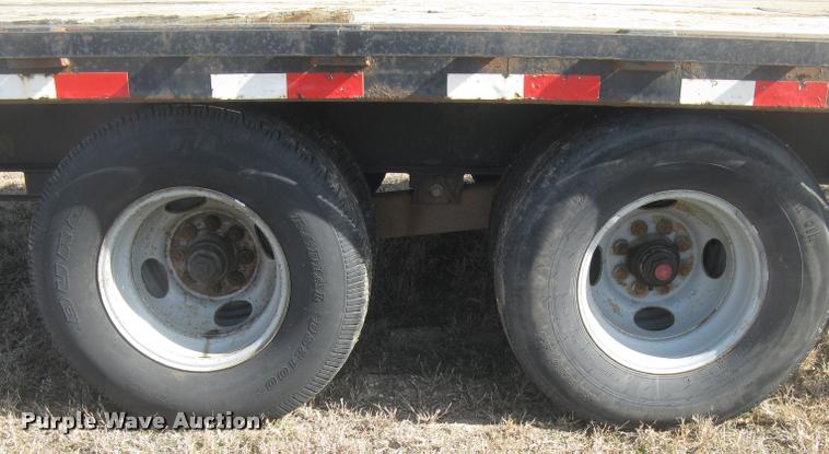 image for item L3941 2004 PJ equipment trailer