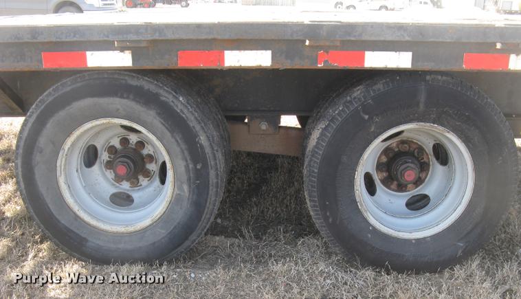 image for item L3941 2004 PJ equipment trailer