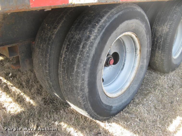 image for item L3941 2004 PJ equipment trailer