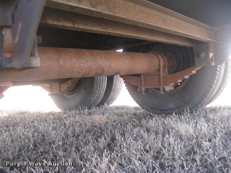 image for item L3941 2004 PJ equipment trailer