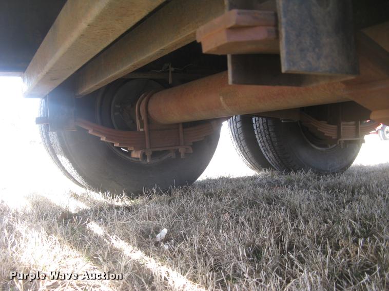 image for item L3941 2004 PJ equipment trailer