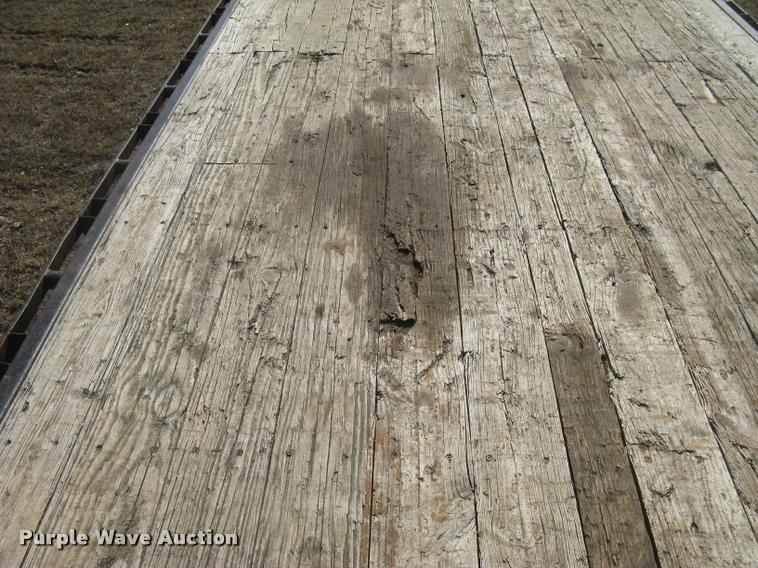 image for item L3941 2004 PJ equipment trailer