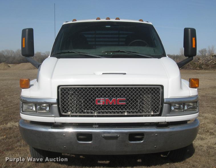 image for item L3943 2004 GMC C5500 flatbed truck