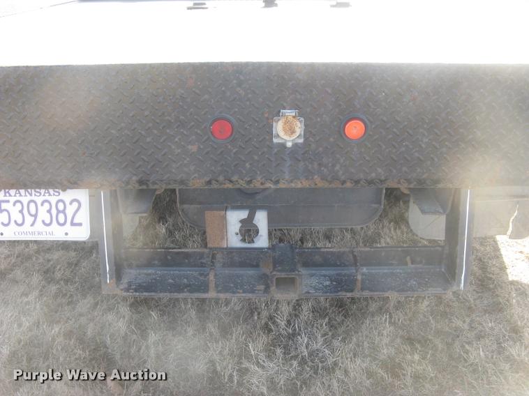 image for item L3943 2004 GMC C5500 flatbed truck