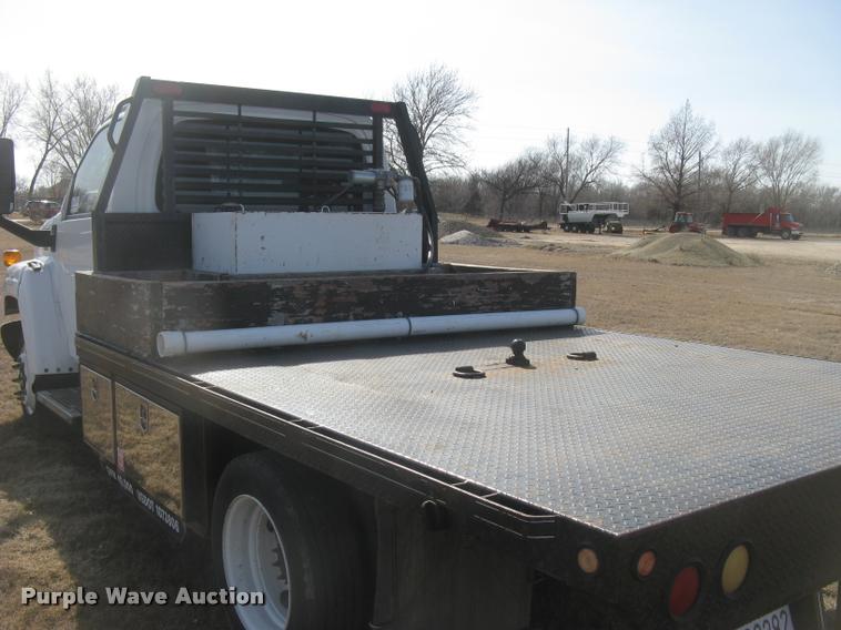 image for item L3943 2004 GMC C5500 flatbed truck