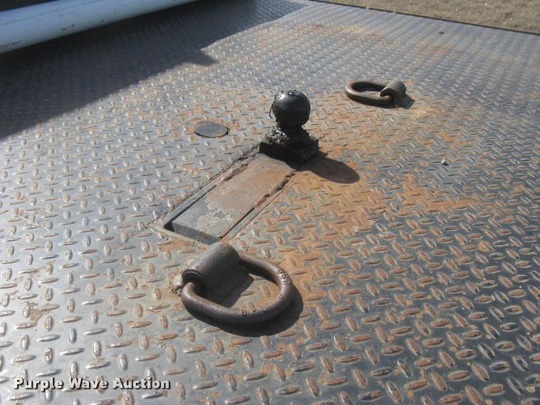 image for item L3943 2004 GMC C5500 flatbed truck